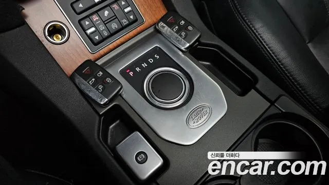 Land Rover Discovery 2016 thumb 8
