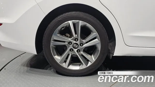Hyundai Avante 2018 thumb 4