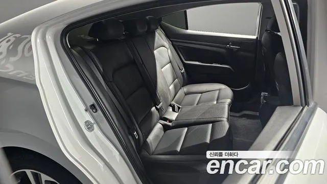Hyundai Avante 2018 thumb 10