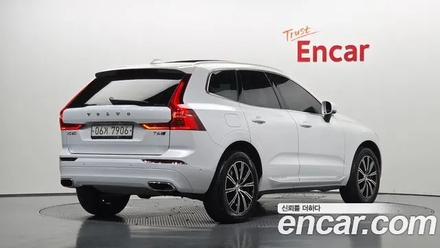 Volvo XC60 2019 thumb 2