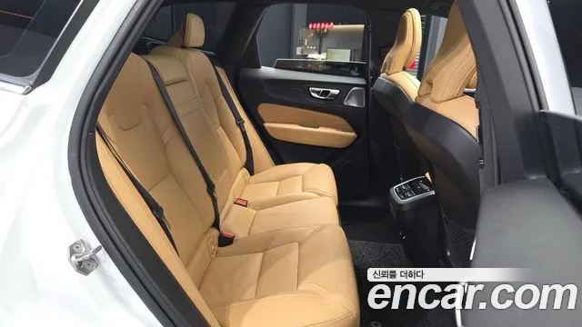 Volvo XC60 2019 thumb 12