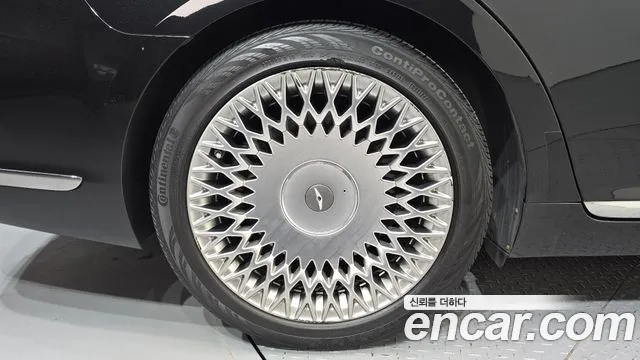 Genesis G90 2019 thumb 5