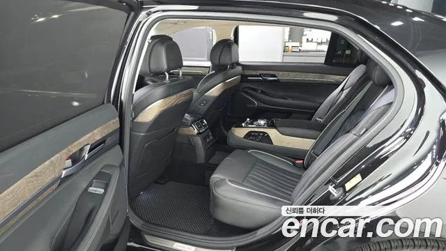 Genesis G90 2019 thumb 11