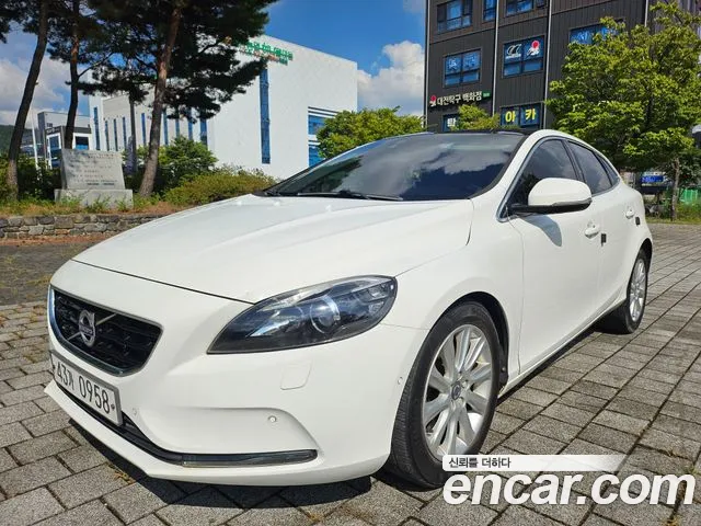 Volvo V40 2015 thumb 2
