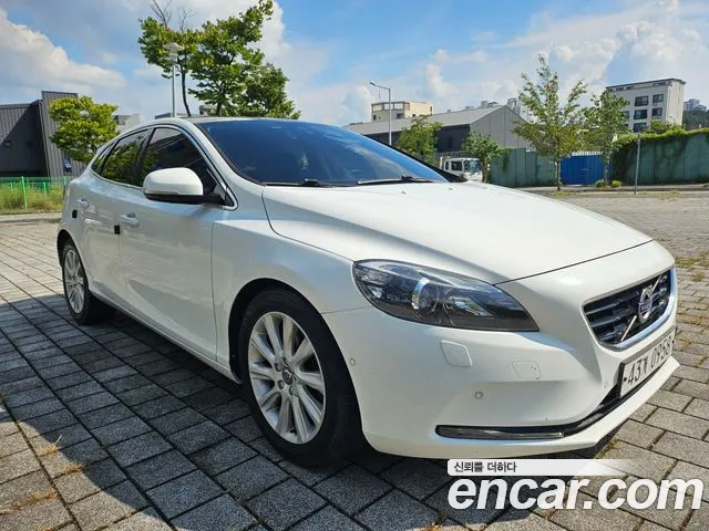 Volvo V40 2015 thumb 3