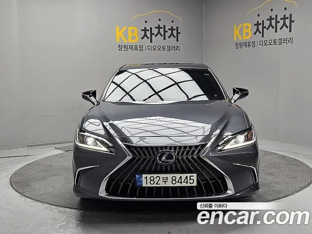 Lexus ES 2022 thumb 2