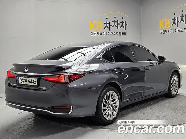 Lexus ES 2022 thumb 5