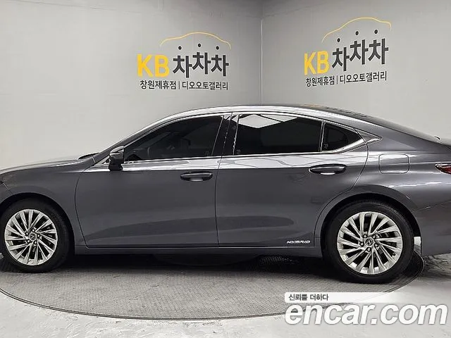 Lexus ES 2022 thumb 8
