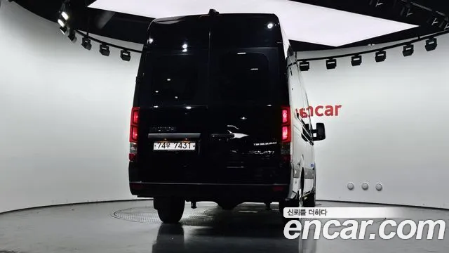Hyundai Staria 2021 thumb 4