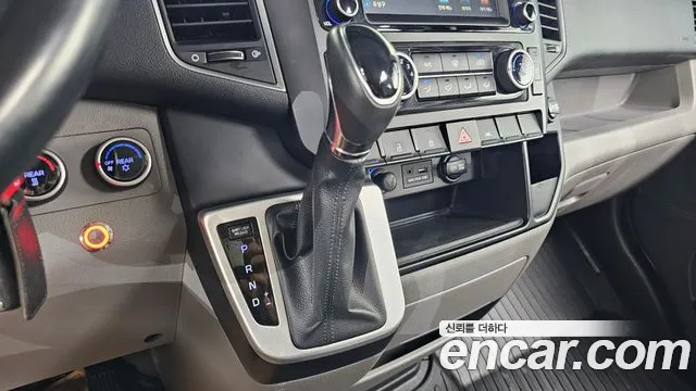 Hyundai Staria 2021 thumb 9