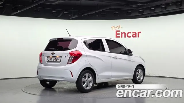 Chevrolet Spark 2017 thumb 2