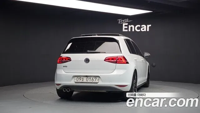 Volkswagen Golf Sportsvan 2016 thumb 4