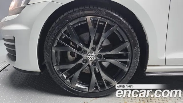 Volkswagen Golf Sportsvan 2016 thumb 5