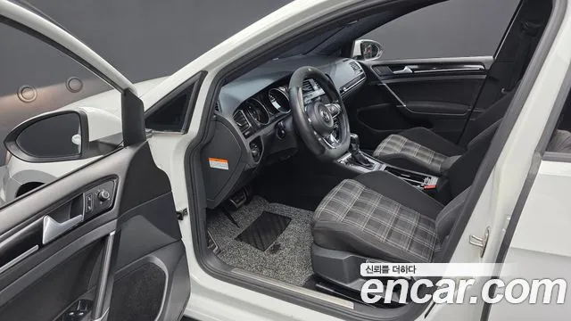 Volkswagen Golf Sportsvan 2016 thumb 10