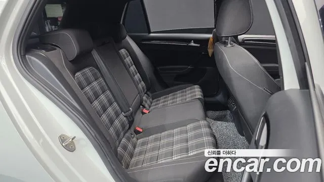 Volkswagen Golf Sportsvan 2016 thumb 12