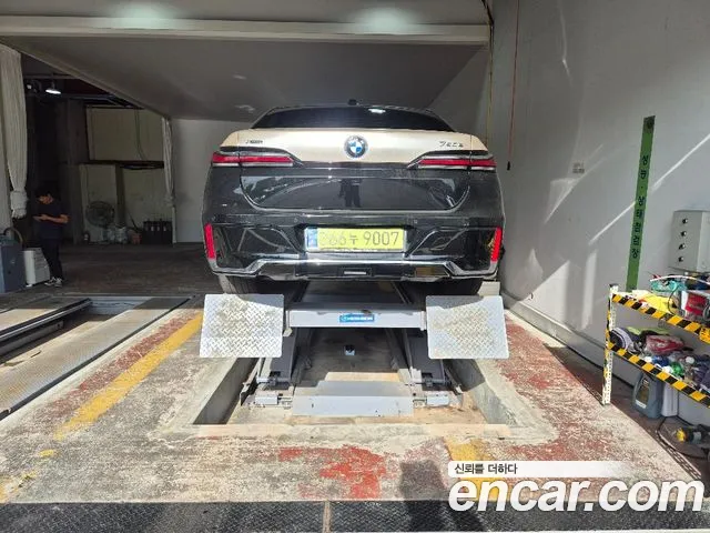 BMW 7 серии 2025 thumb 2