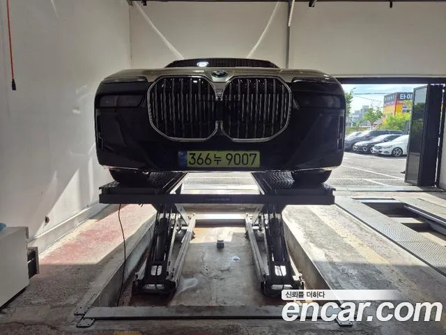 BMW 7 серии 2025 thumb 4