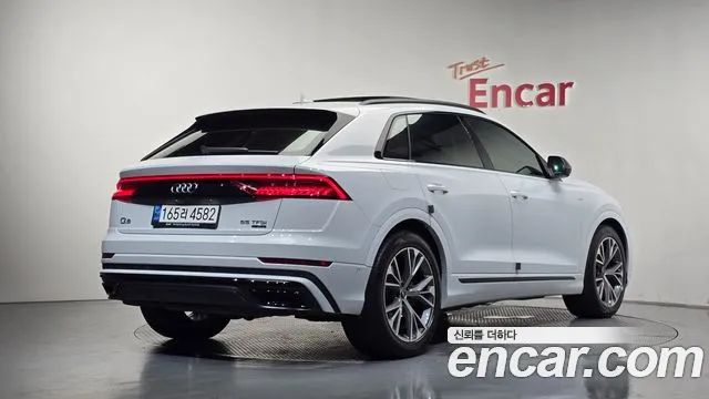 Audi Q8 2022 thumb 2
