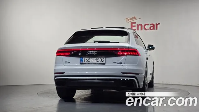 Audi Q8 2022 thumb 4