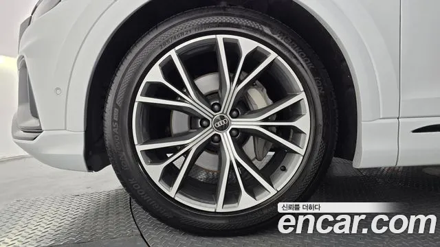 Audi Q8 2022 thumb 5
