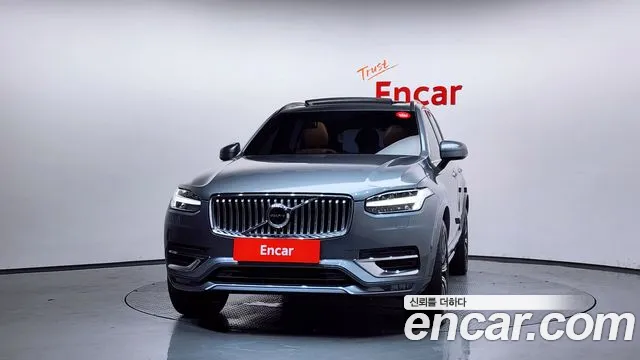 Volvo XC90 2019 thumb 3