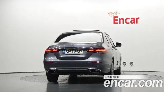 Mercedes-Benz E-Класс 2021 thumb 4