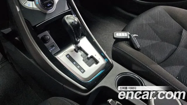 Hyundai Avante 2010 thumb 9