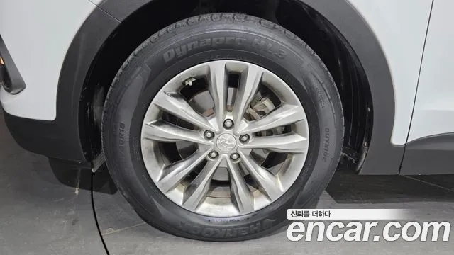 Hyundai Santa Fe 2017 thumb 5