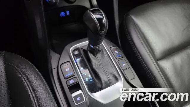 Hyundai Santa Fe 2017 thumb 9