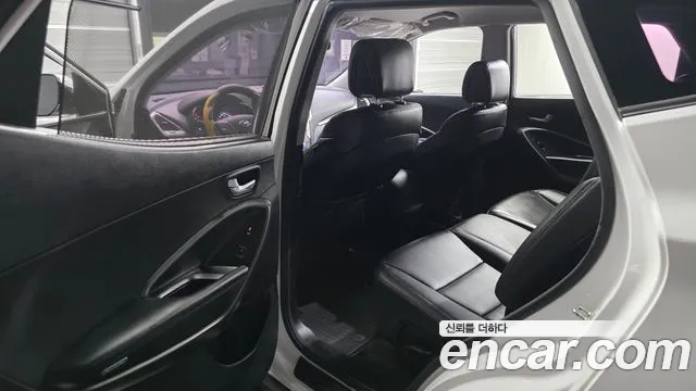 Hyundai Santa Fe 2017 thumb 11