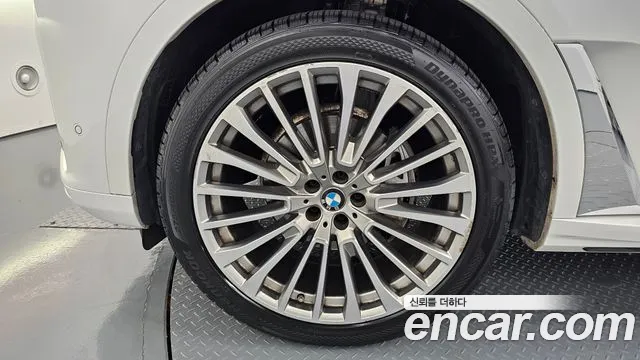 BMW X7 2022 thumb 4