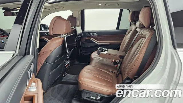 BMW X7 2022 thumb 10