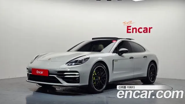 Porsche Panamera 2023 1