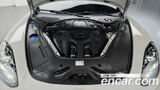 Porsche Panamera 2023 thumb 6