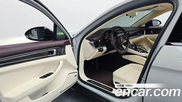 Porsche Panamera 2023 thumb 10