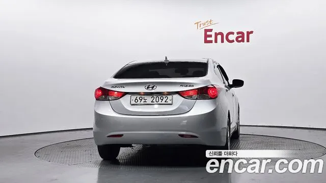 Hyundai Avante 2010 thumb 4