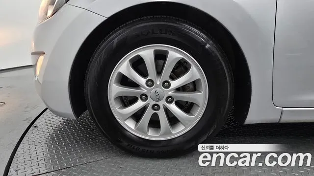 Hyundai Avante 2010 thumb 5