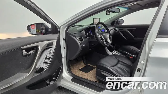 Hyundai Avante 2010 thumb 10