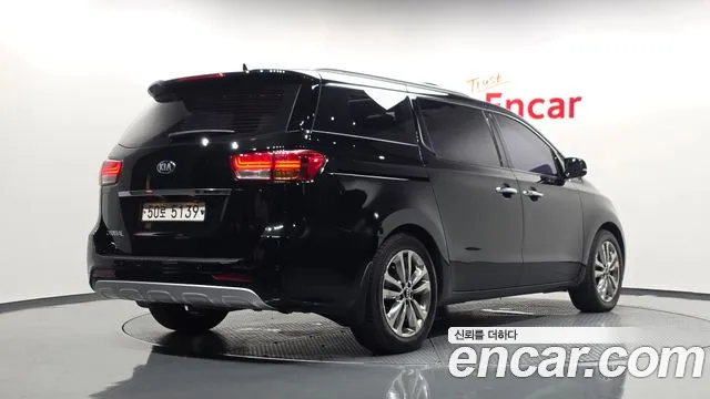 Kia Carnival 2015 thumb 2