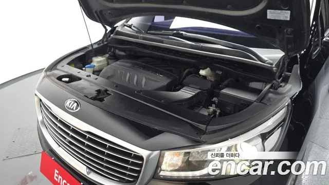 Kia Carnival 2015 thumb 6
