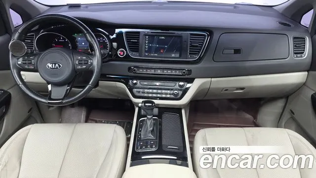 Kia Carnival 2015 thumb 7