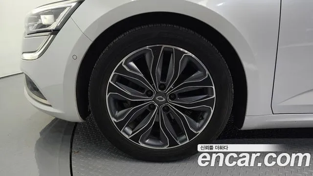 Renault Megane 2016 thumb 5
