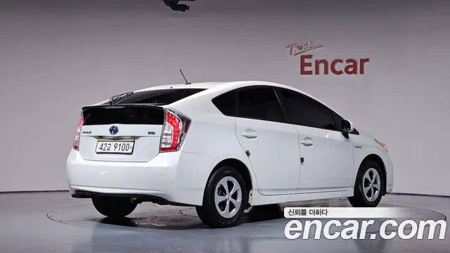 Toyota Prius 2012 thumb 2