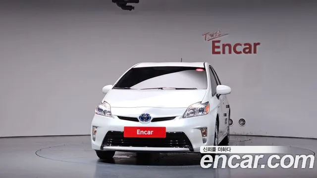Toyota Prius 2012 thumb 3