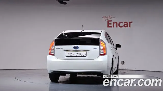 Toyota Prius 2012 thumb 4