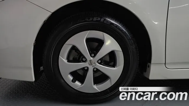 Toyota Prius 2012 thumb 5