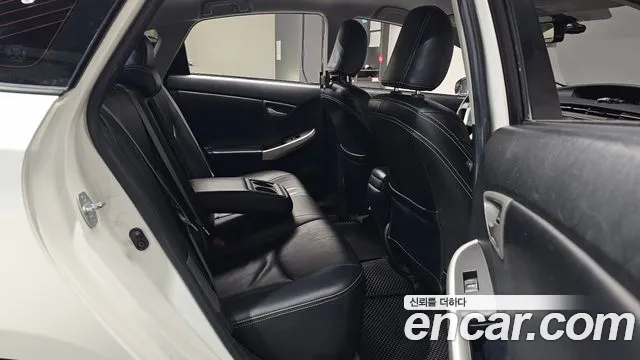 Toyota Prius 2012 thumb 11