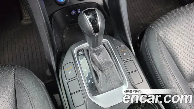 Hyundai Santa Fe 2016 thumb 9