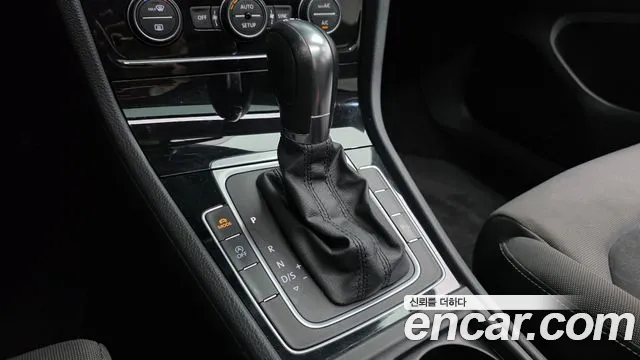 Volkswagen Golf Sportsvan 2014 thumb 9