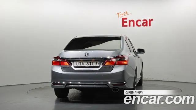 Honda Accord 2017 thumb 4